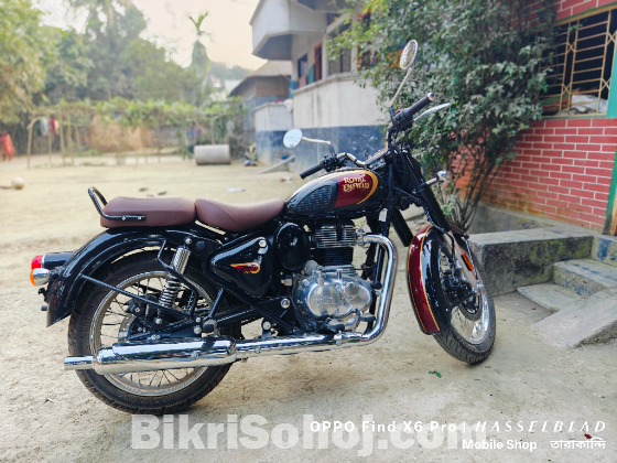 Royal Enfield Classic 350cc(Halcyon Black)